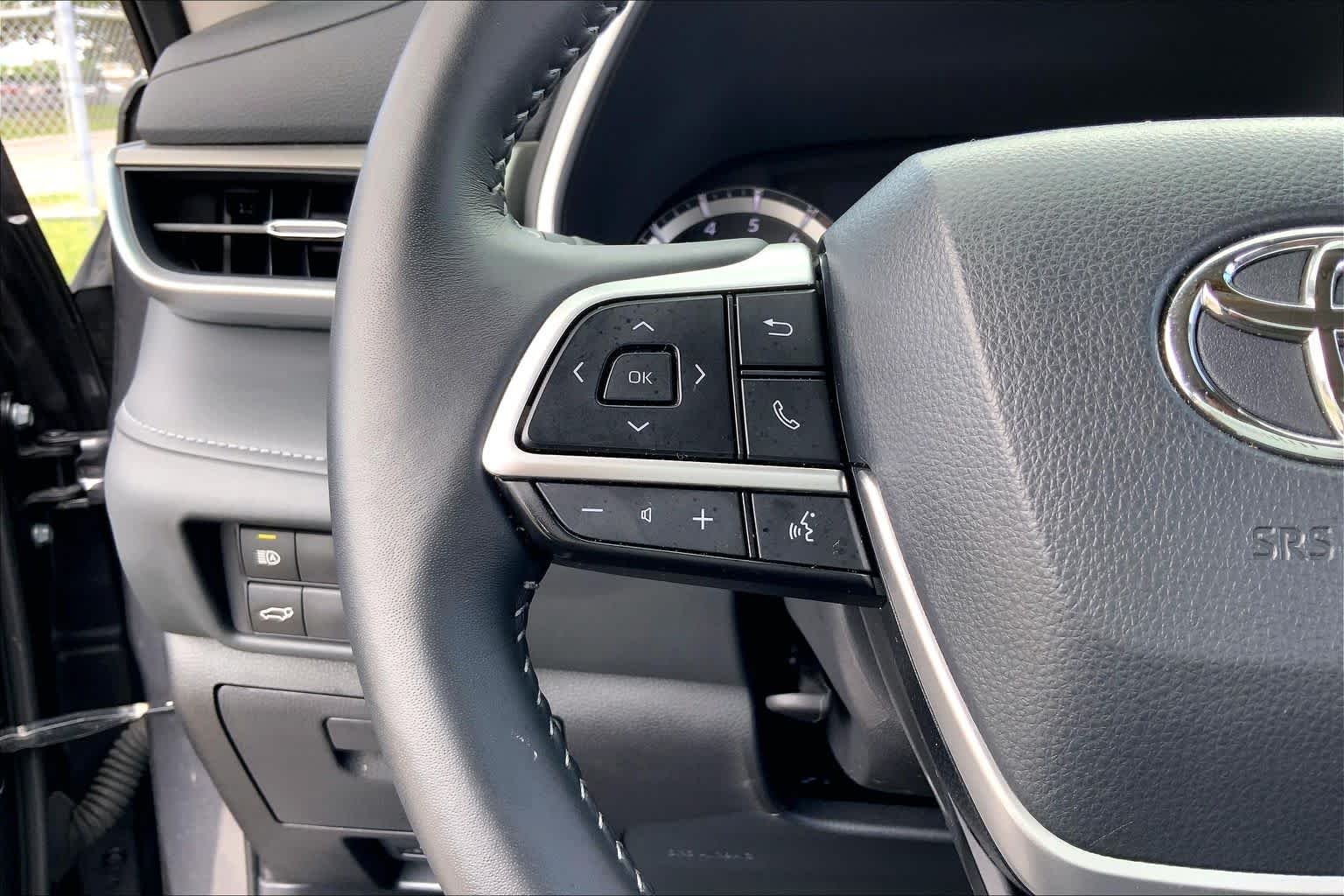 Used 2025 Magnetic Gray Metallic Toyota XLE image 23