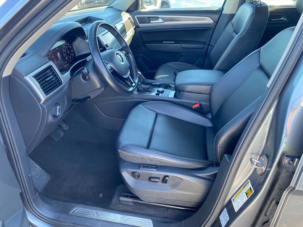 Used 2019 Platinum Gray Metallic Volkswagen 3.6L V6 SEL image 9