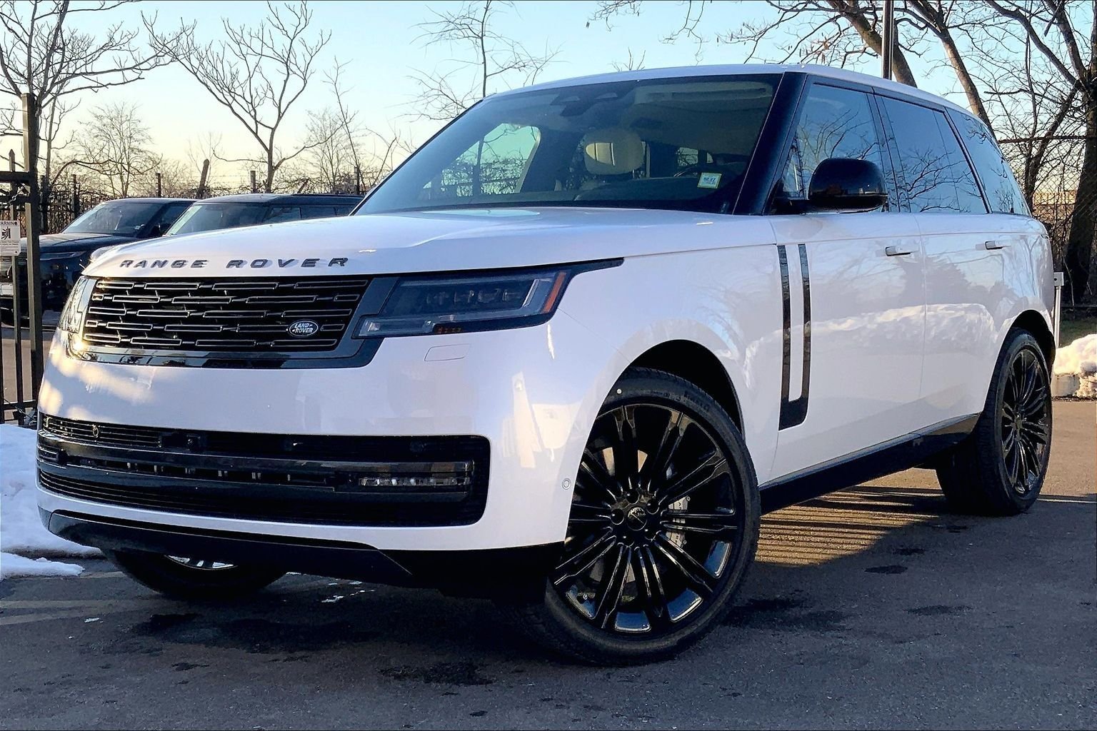 2026 Land Rover Range Rover 3.0 SE SWB's photo