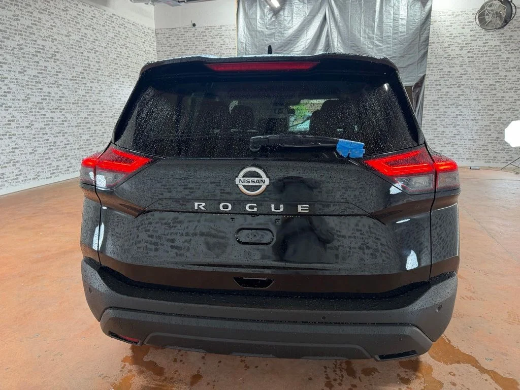 Used 2021 Super Black Nissan SV image 5
