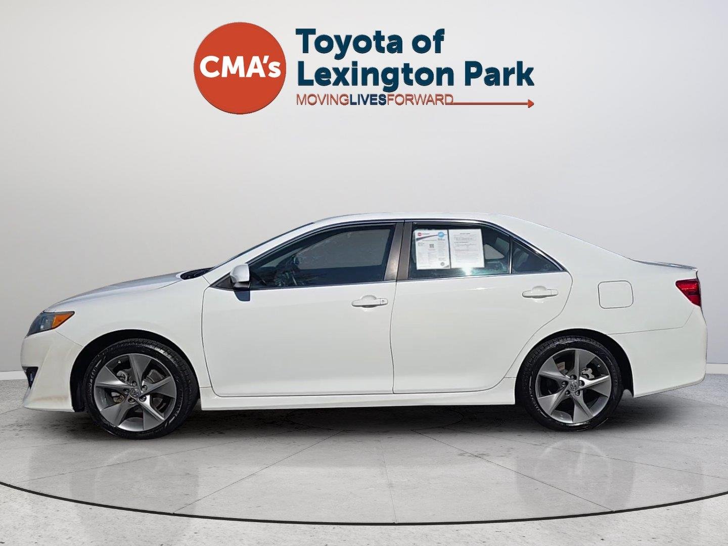 Used 2014 Super White Toyota SE V6 image 2