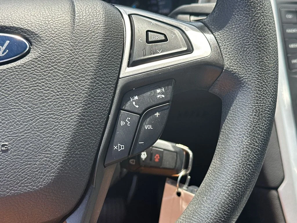 Used 2015 Silver Ford SE image 25