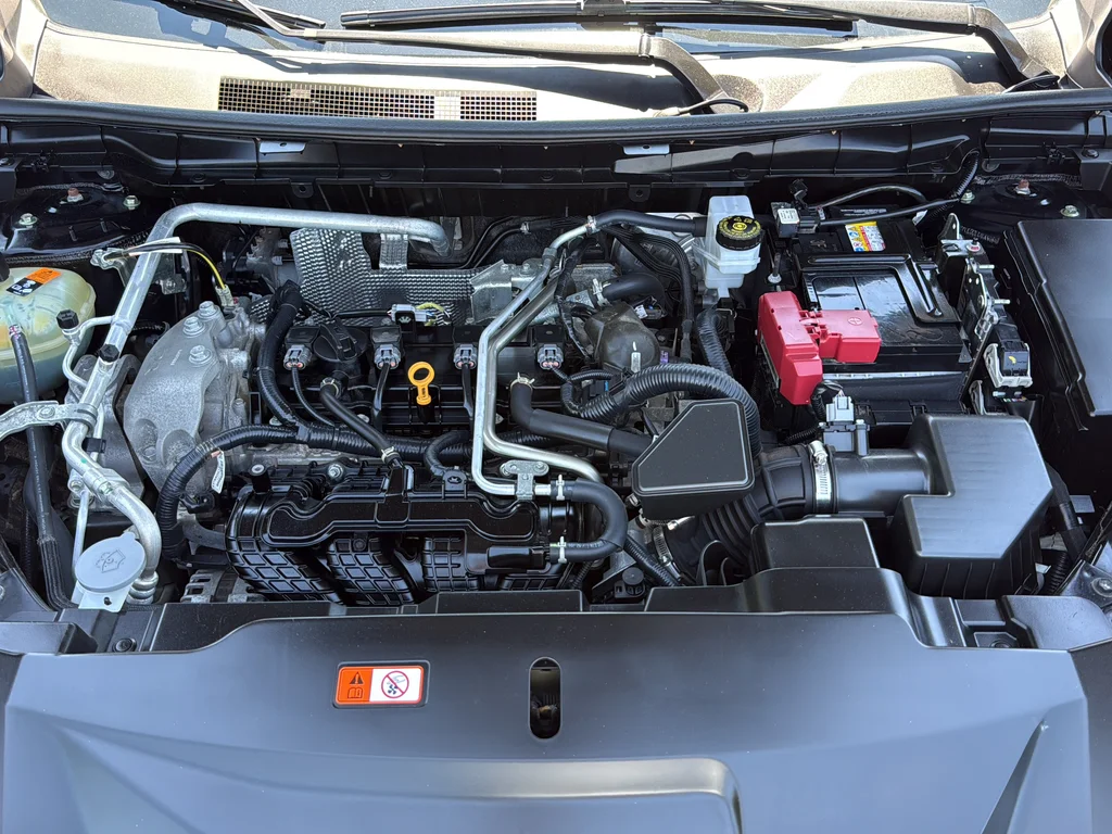 Used 2024 Black Mitsubishi SE image 31