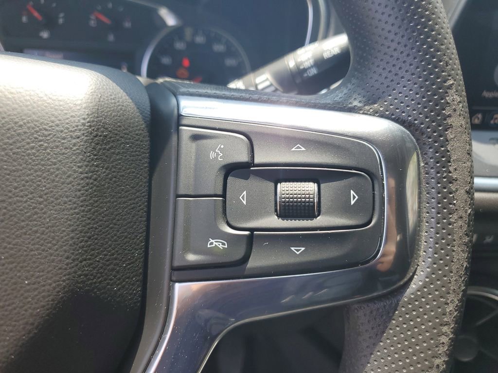 Used 2022 Black Chevrolet 2LT image 29