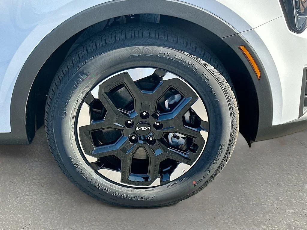 New 2026 Glacial White Kia S image 31