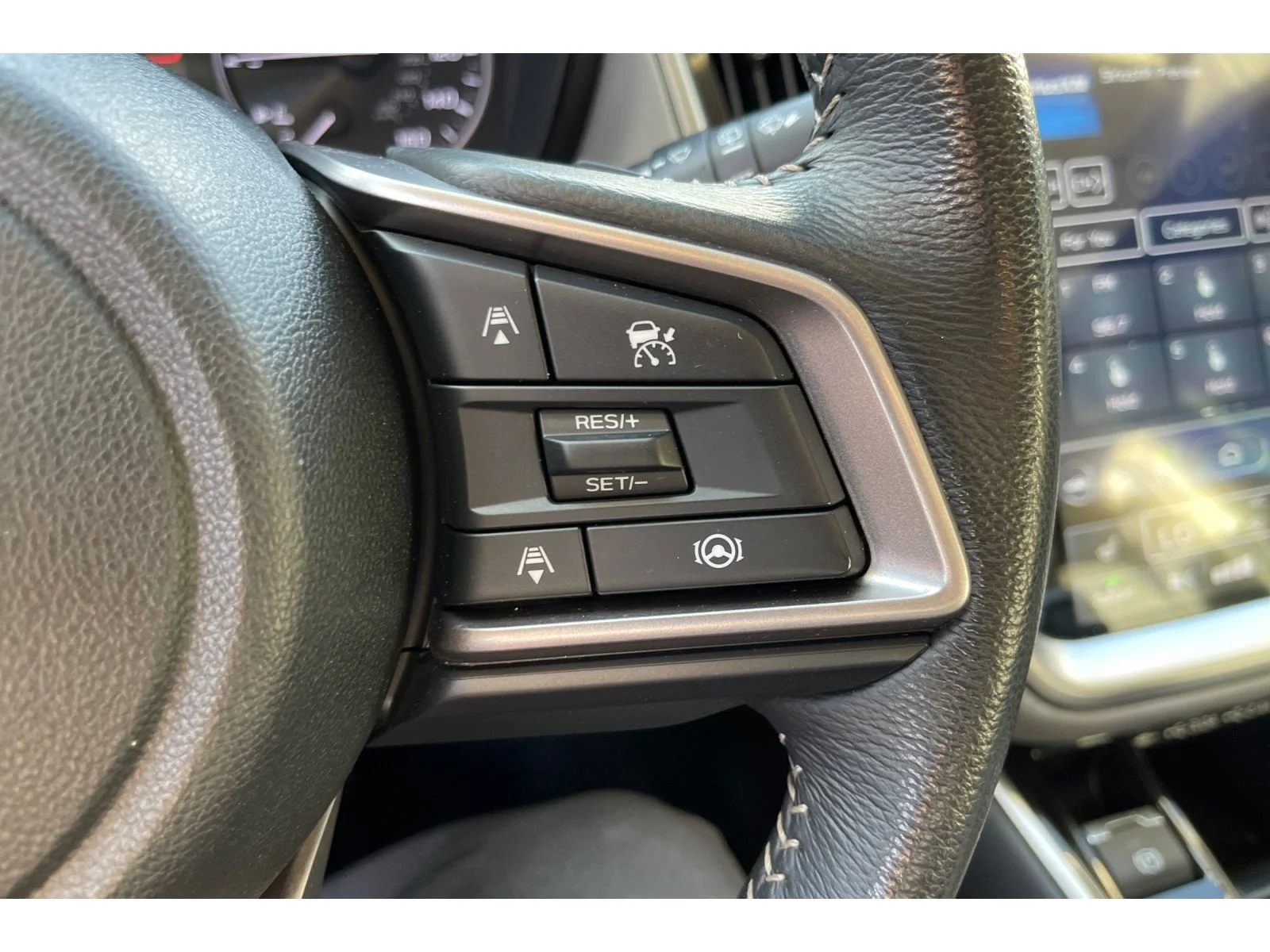 Used 2025 CRYSTAL BLACK SIL Subaru Premium image 35