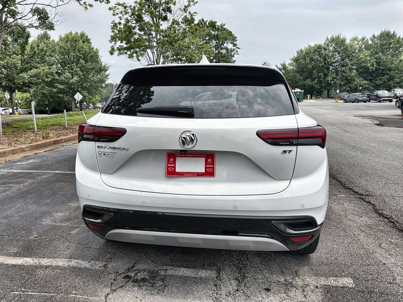 Used 2023 Summit White Buick Preferred image 7