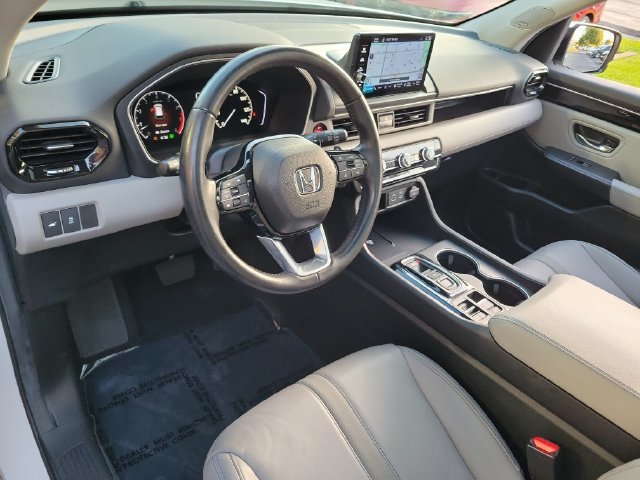 2025 Honda Pilot Touring - Photo 17