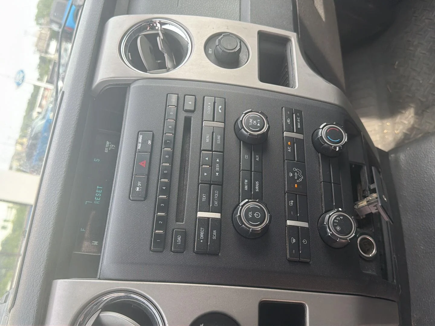 Used 2011 Oxford White Ford XLT image 7