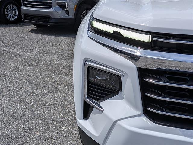 New 2027 Summit White Chevrolet LT image 36