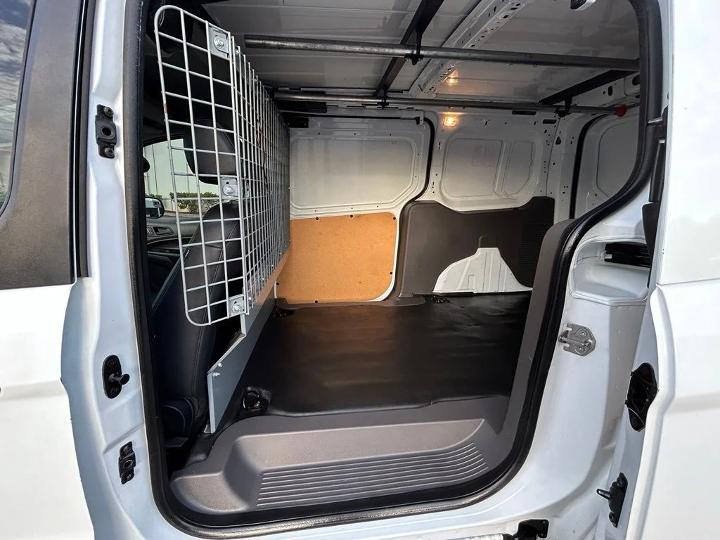 Used 2019 Frozen White Ford XL image 28