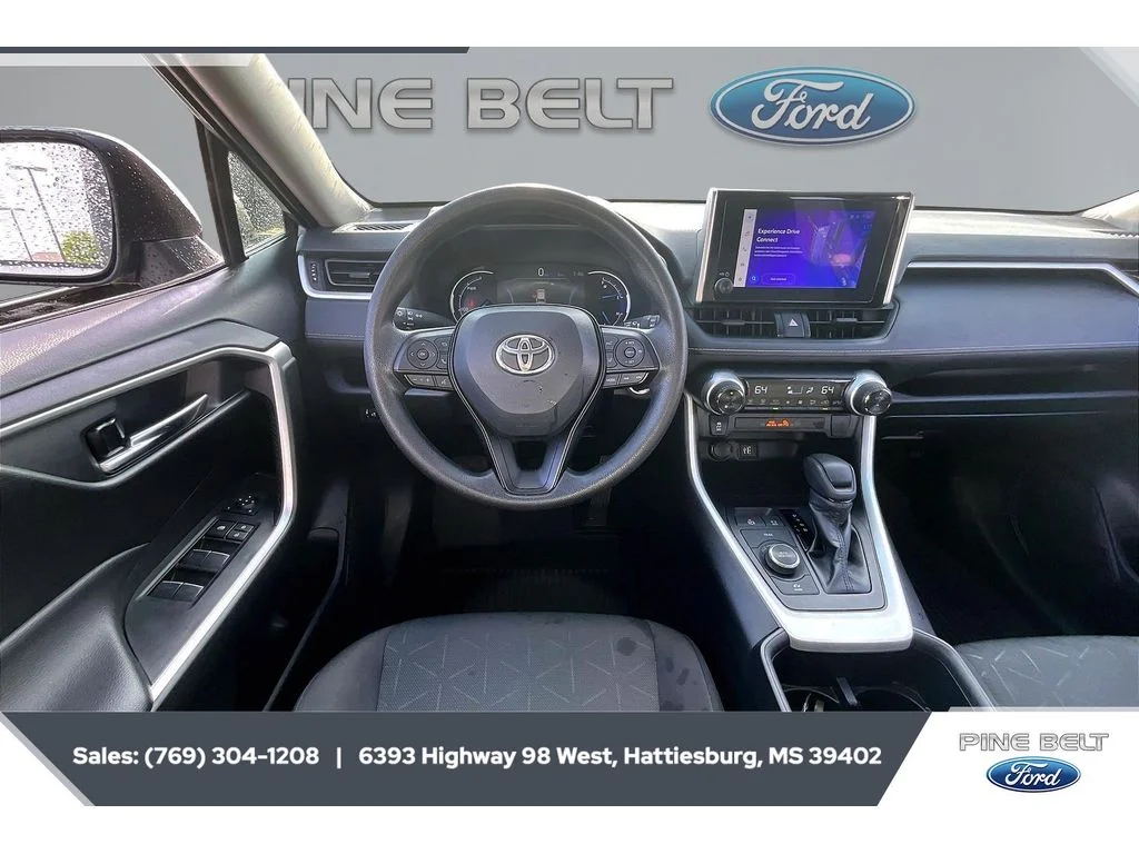 2024 Toyota RAV4 XLE - Photo 5