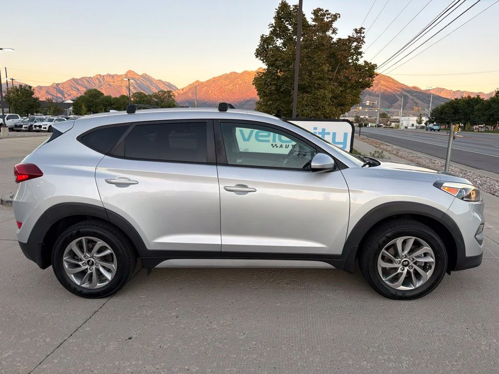 Used 2018 Silver Hyundai SEL image 2