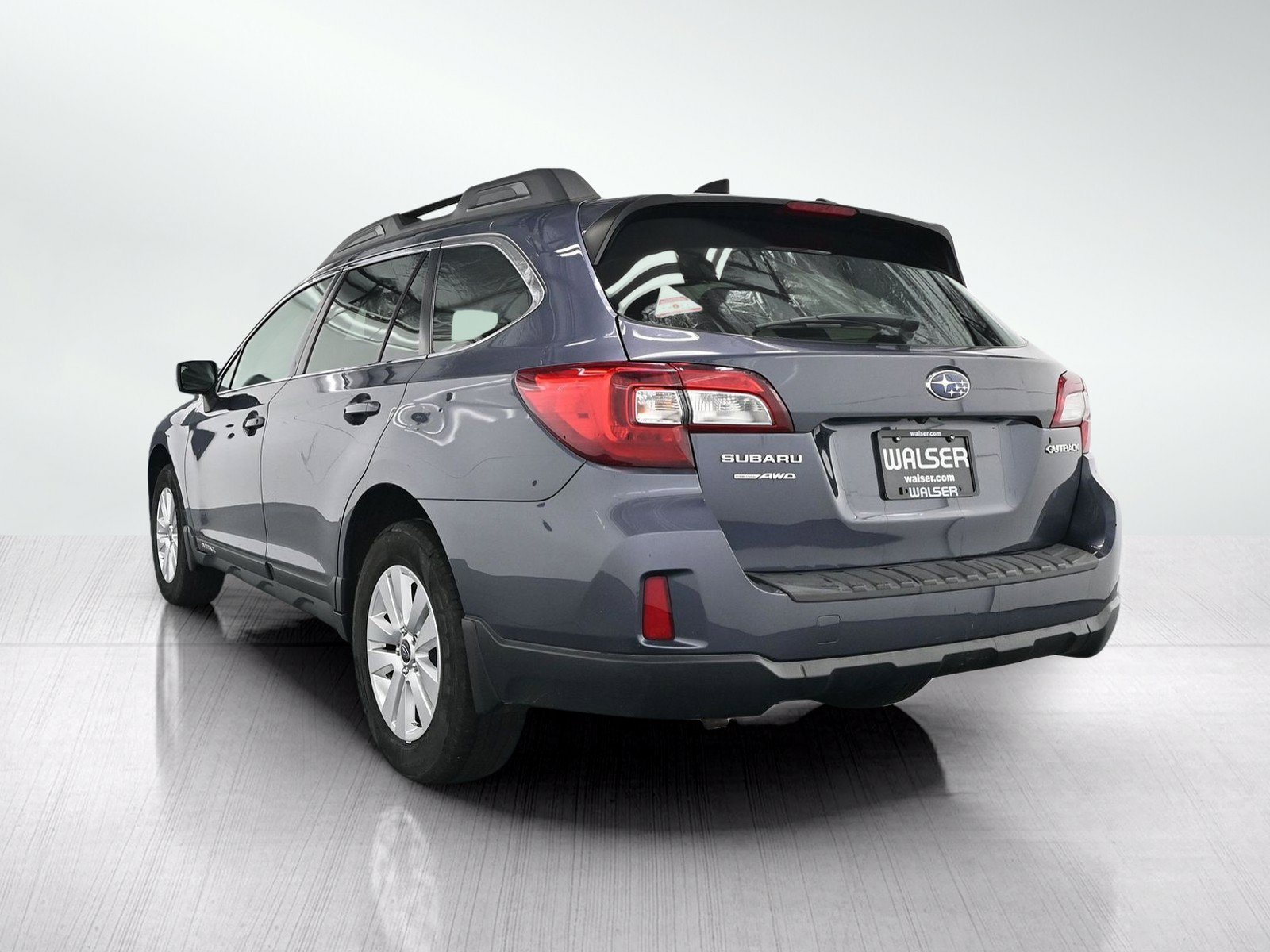 Used 2016 Carbide Gray Metallic Subaru 2.5i Premium image 5