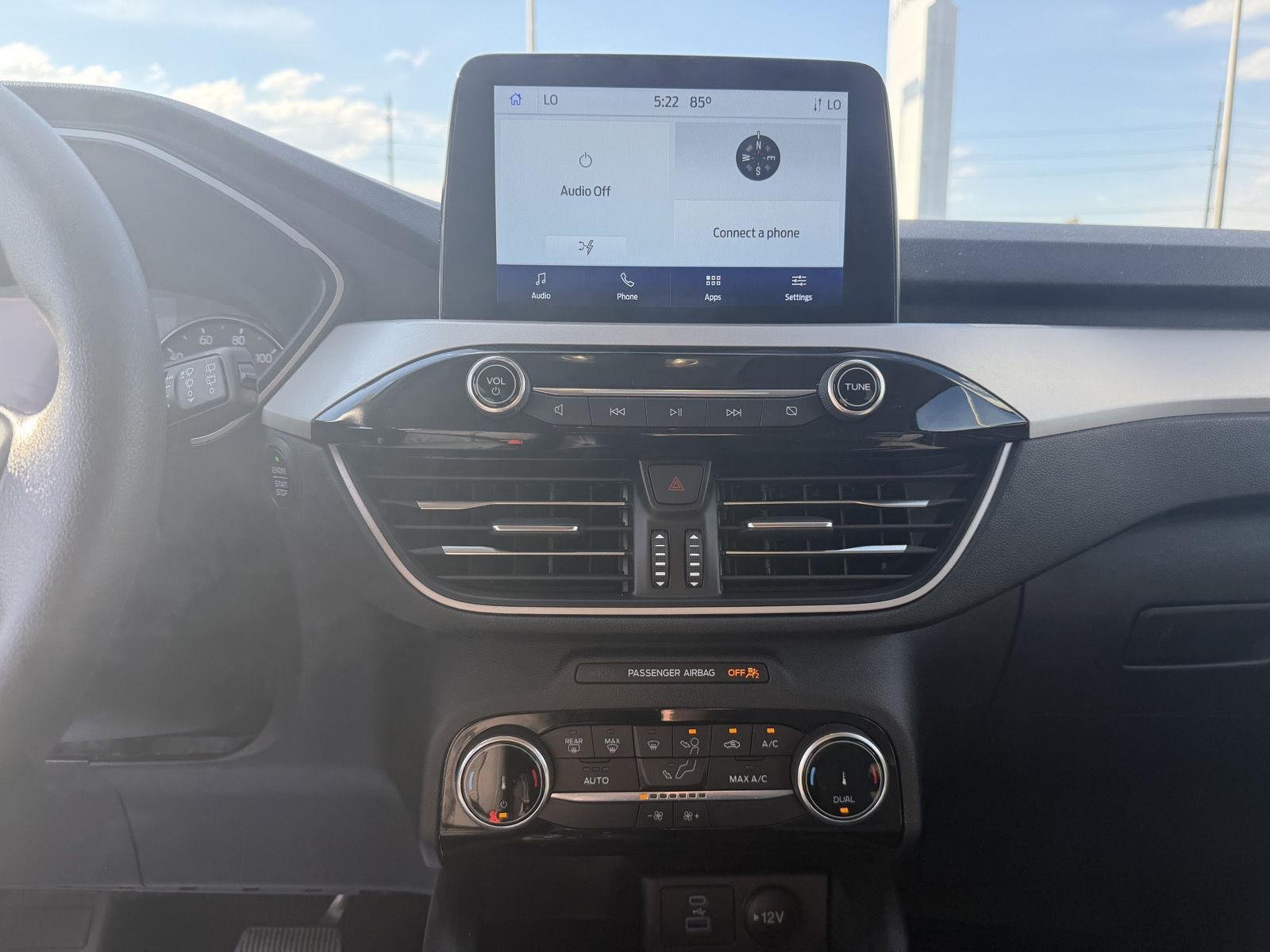 Used 2022 Oxford White Ford SE Hybrid image 19