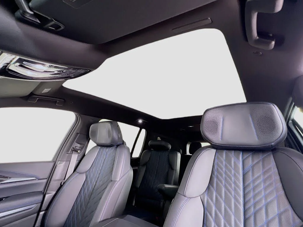 Used 2025 BLACK RAVEN Cadillac Sport 1 image 27