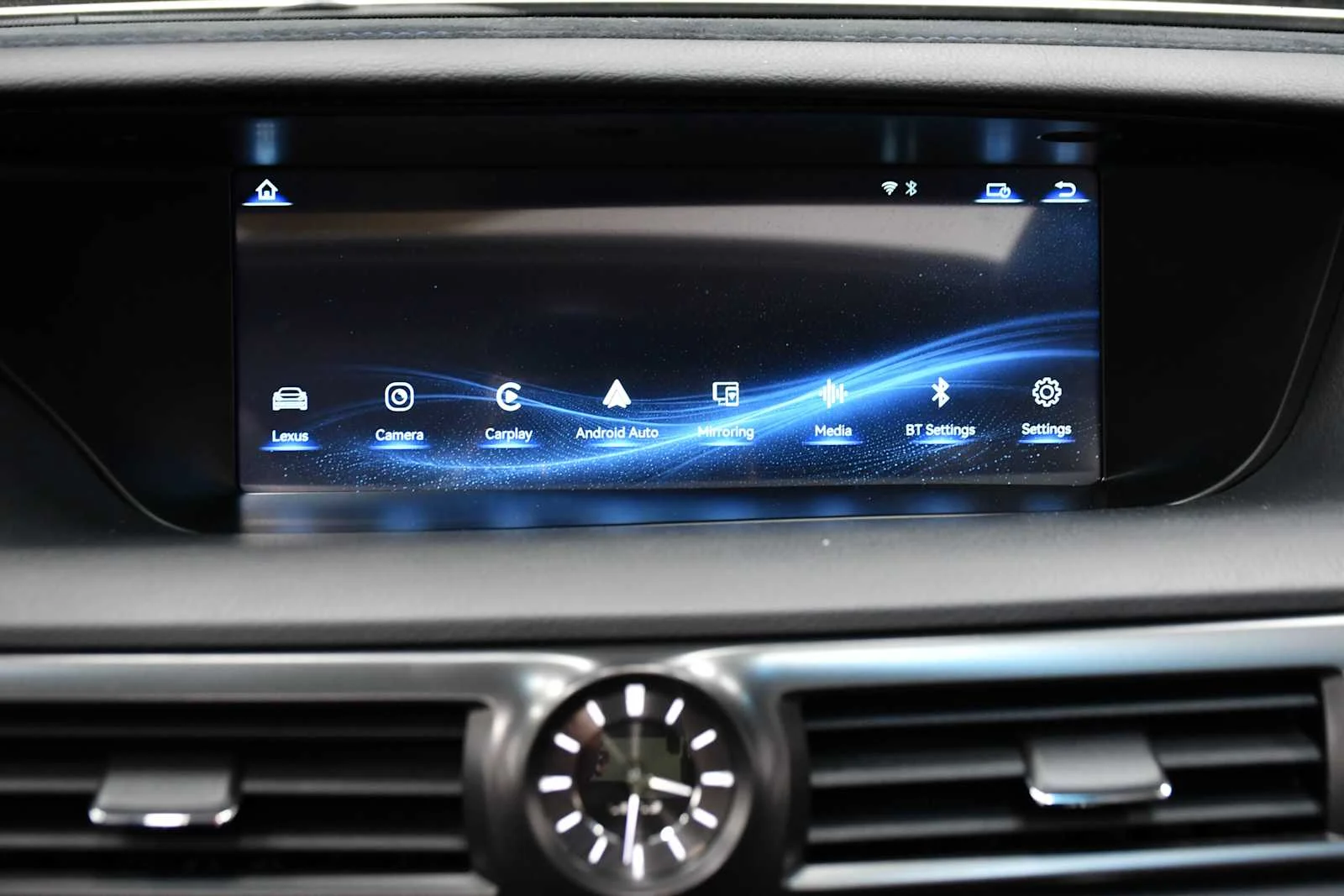Used 2020 Liquid Platinum Lexus  image 21