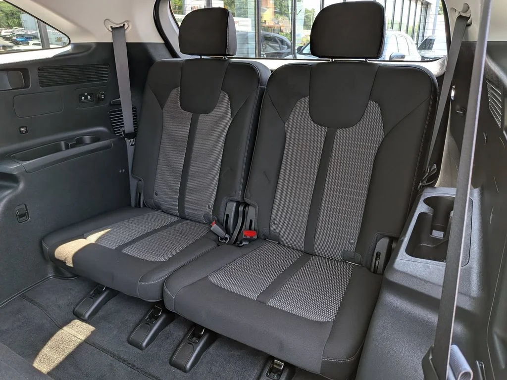 Used 2023 White Kia LX image 24