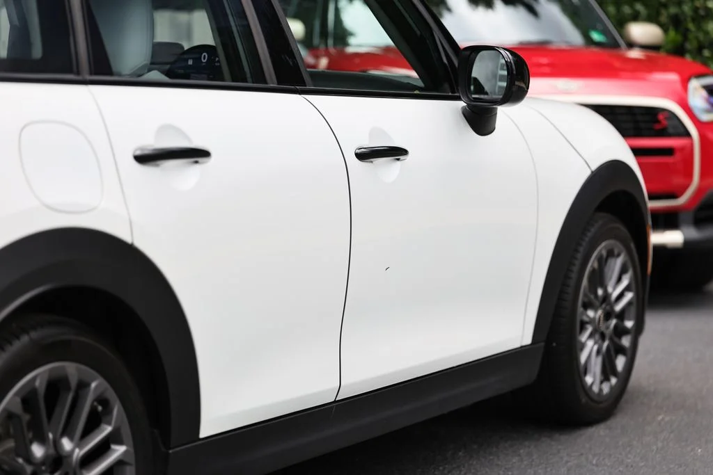 Certified Used 2025 Nanuq White Metallic MINI Signature Plus image 8