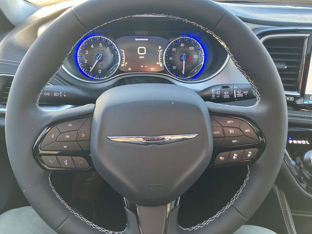 2026 Chrysler Pacifica Limited - Photo 14