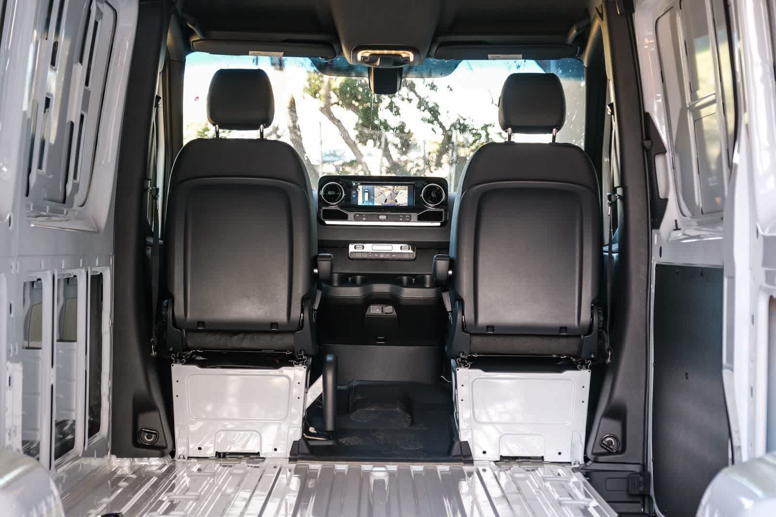 New 2026 Arctic White Mercedes-Benz Cargo 144WB High Roof RWD 2.0L I4 Diesel Turbo HO image 27