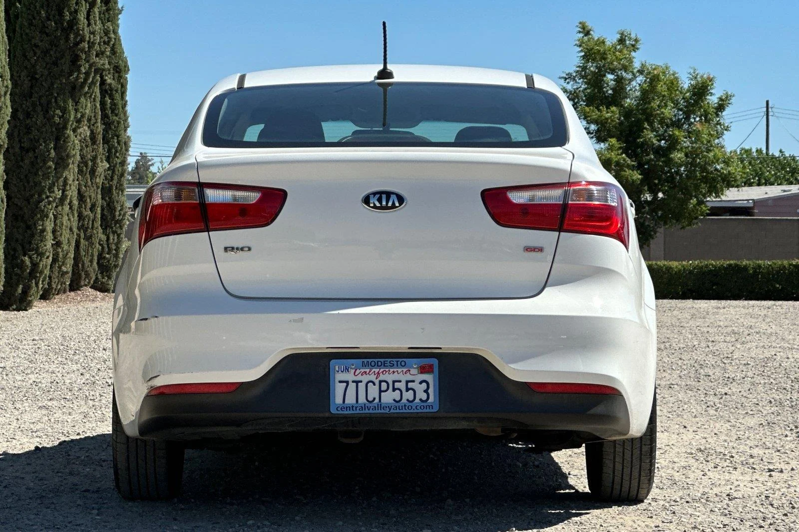 Used 2017 Clear White Kia LX image 5