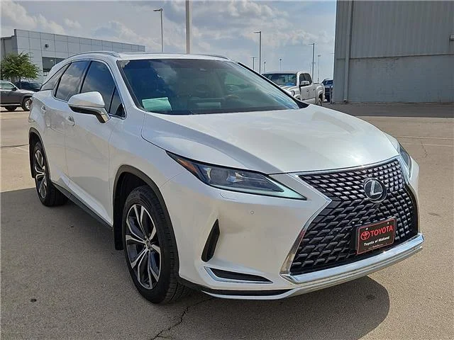 Used 2022 Eminent White Pearl Lexus Front-Wheel Drive image 6