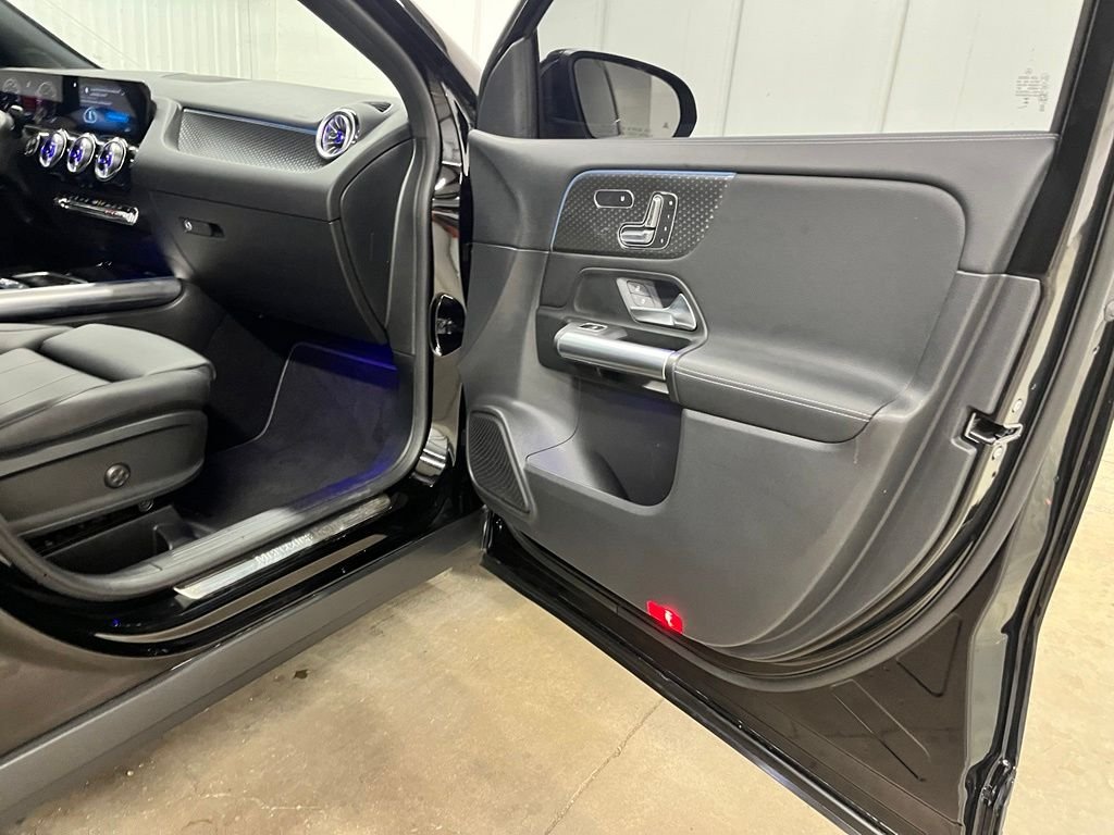 Certified Used 2024 Black Mercedes-Benz GLA 250 image 21