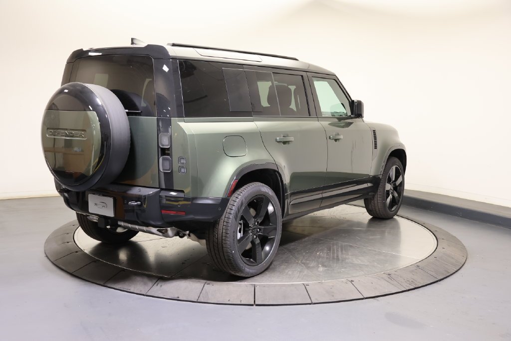 New 2026 Woolstone Green LAND ROVER X-Dynamic SE image 5