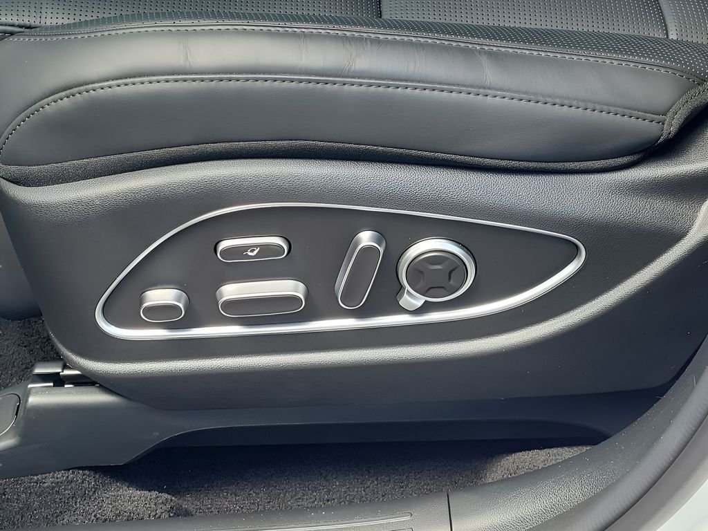Used 2026 White Hyundai Calligraphy image 16