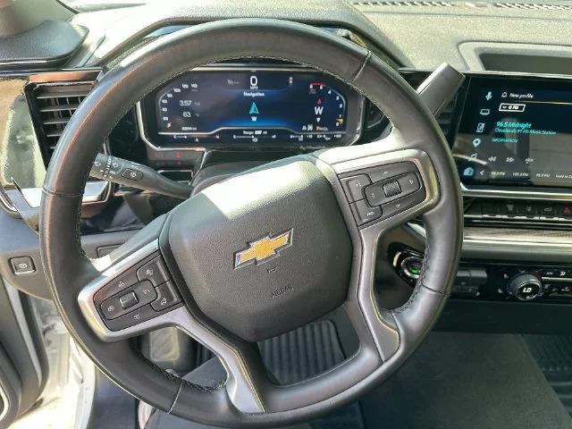 Used 2025 White Chevrolet LT image 15