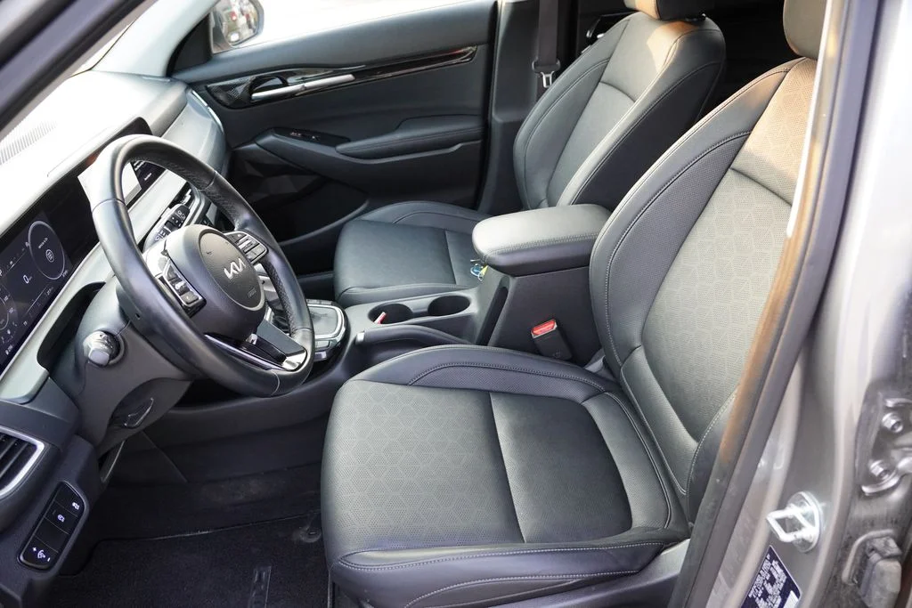 Used 2024 Steel Gray Kia EX image 4