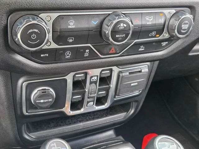 Used 2024 Silver Jeep Sport S image 19