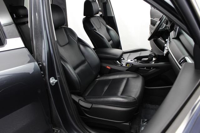 Used 2022 Gravity Gray Kia LX image 21