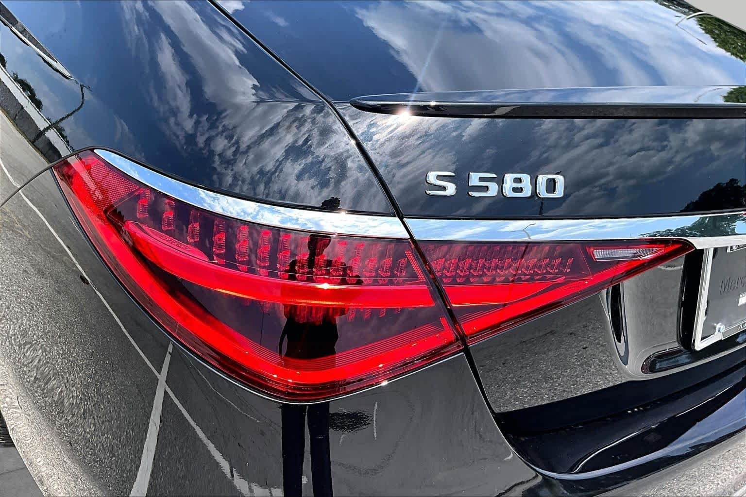 Used 2024 Obsidian Black Metallic Mercedes-Benz S 580 image 29