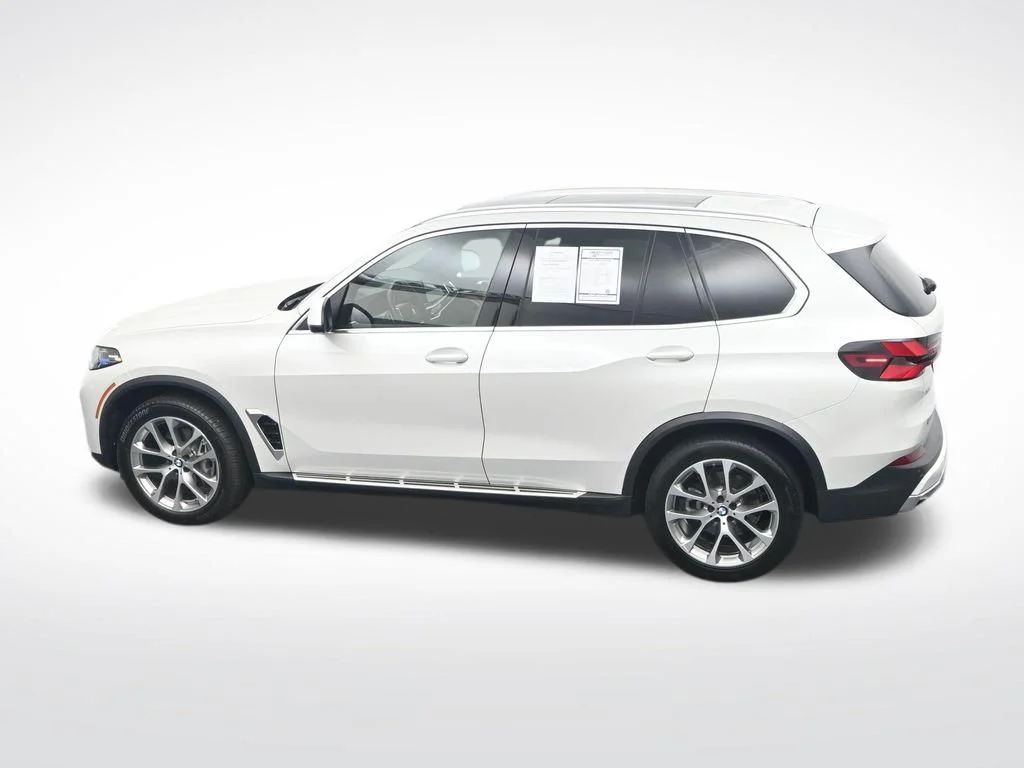 Certified Used 2025 White Metallic BMW xDrive40i image 31