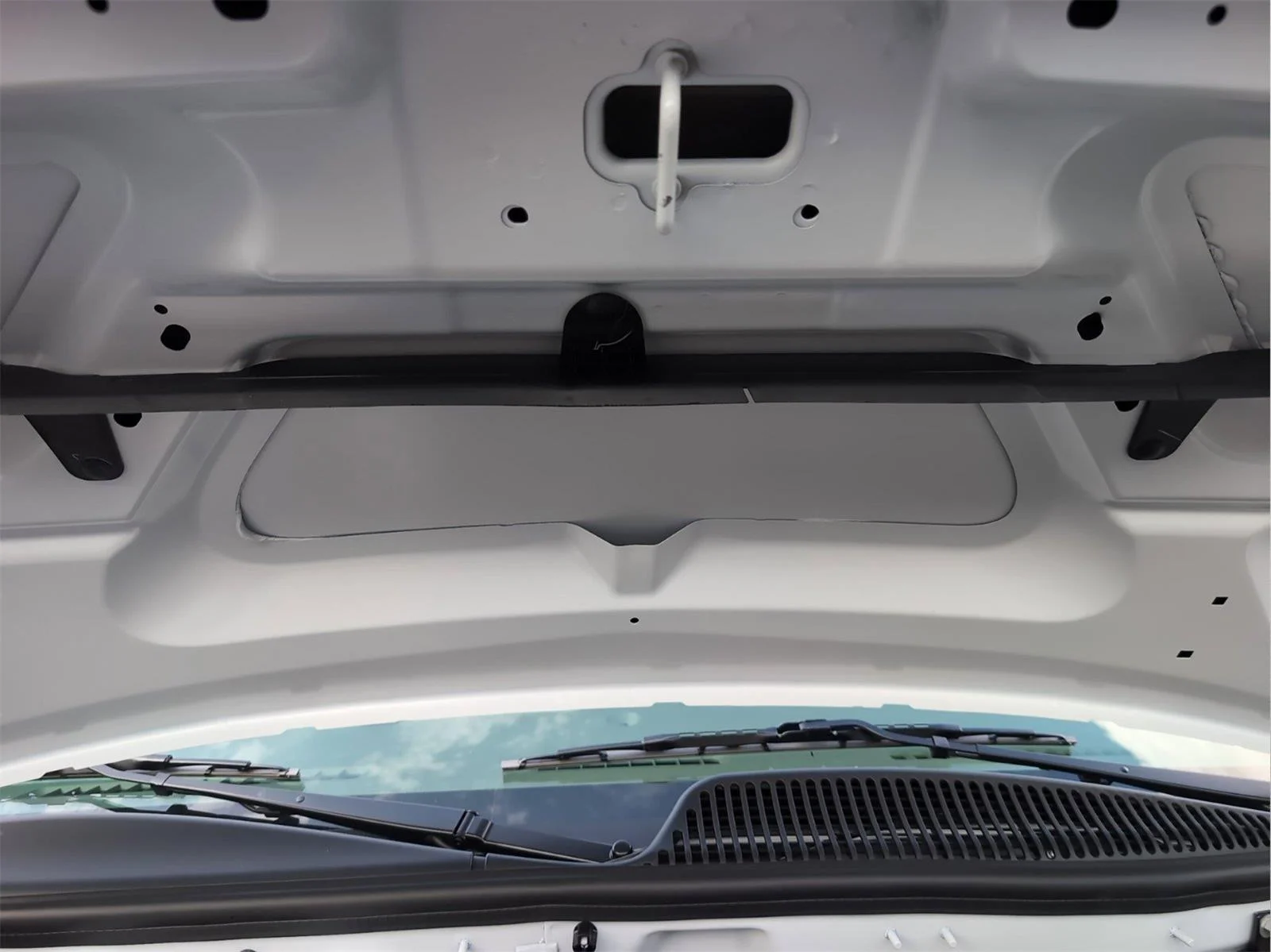 New 2026 Summit White GMC Work Van image 30