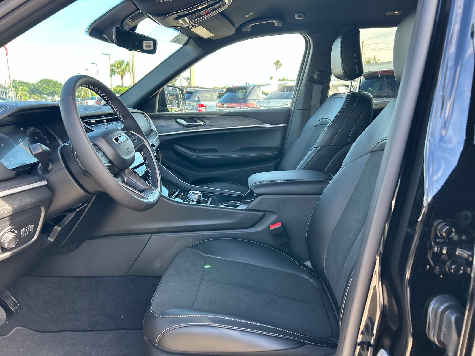 New 2027 High-Gloss Black Paint Jeep Laredo Altitude image 9