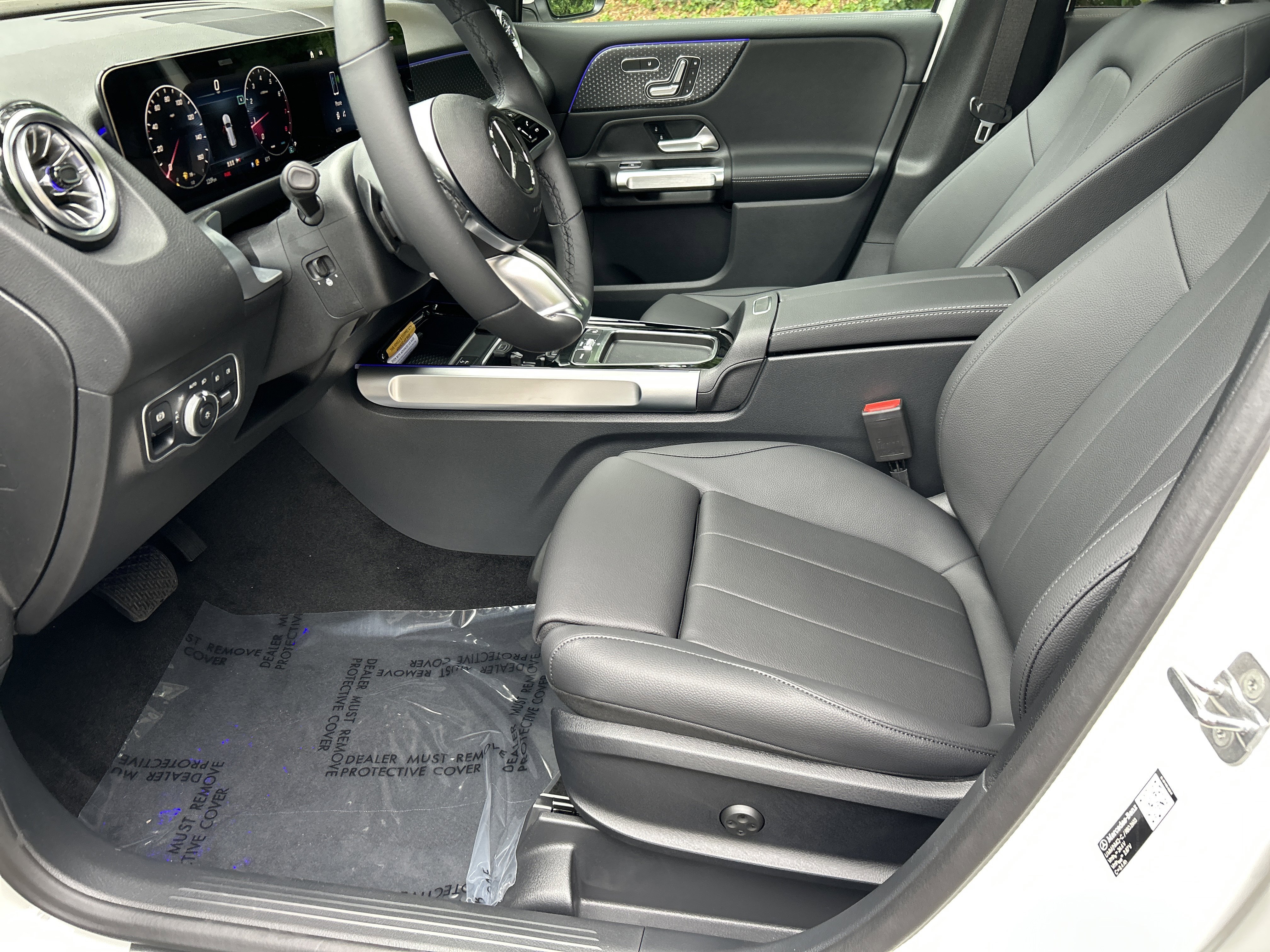 New 2026 Polar White Mercedes-Benz GLB 250 4MATIC® SUV image 29
