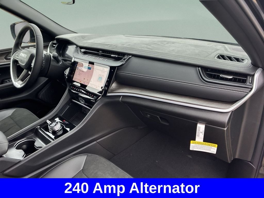 New 2026 Diamond Black Crystal Pearl-Coat Exterior Paint Jeep Altitude image 20