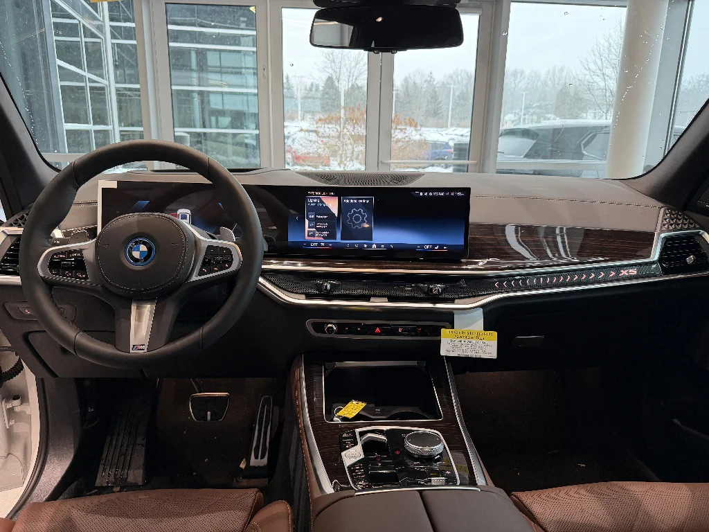 New 2026 Mineral White Metallic BMW xDrive50e image 15