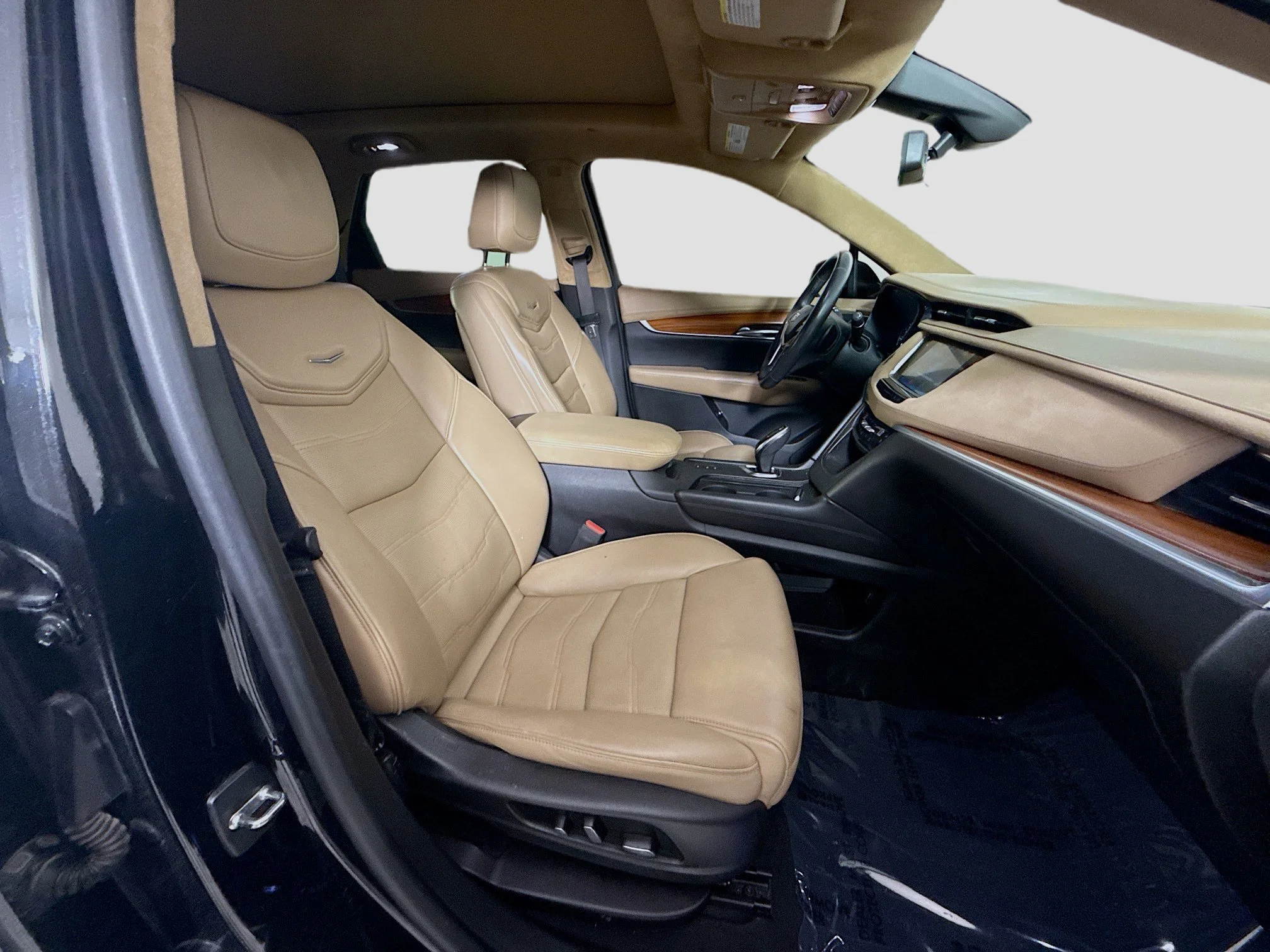 Used 2017 Stellar Black Metallic Cadillac Platinum AWD image 25