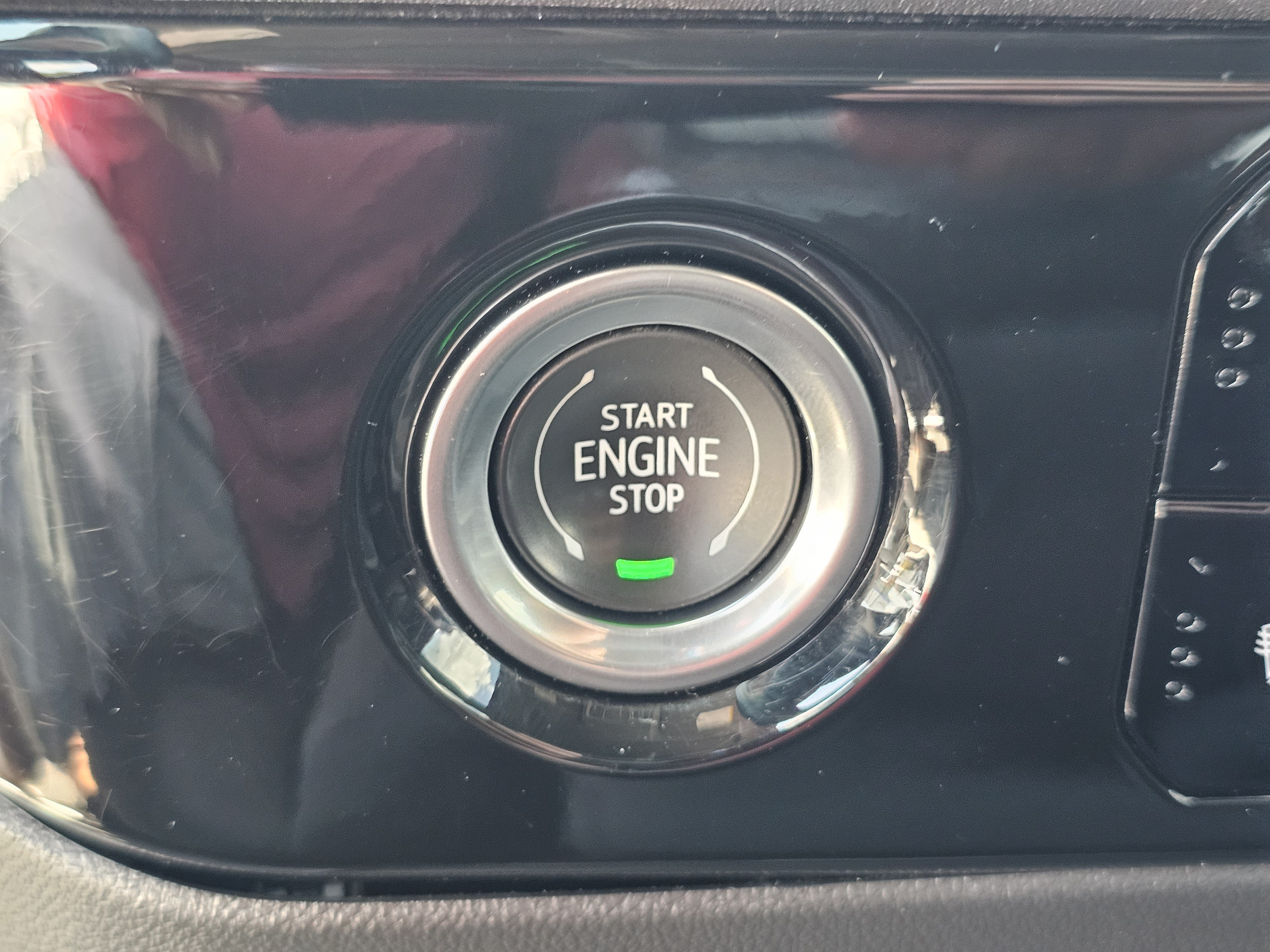 Used 2023 Summit White GMC Elevation image 25