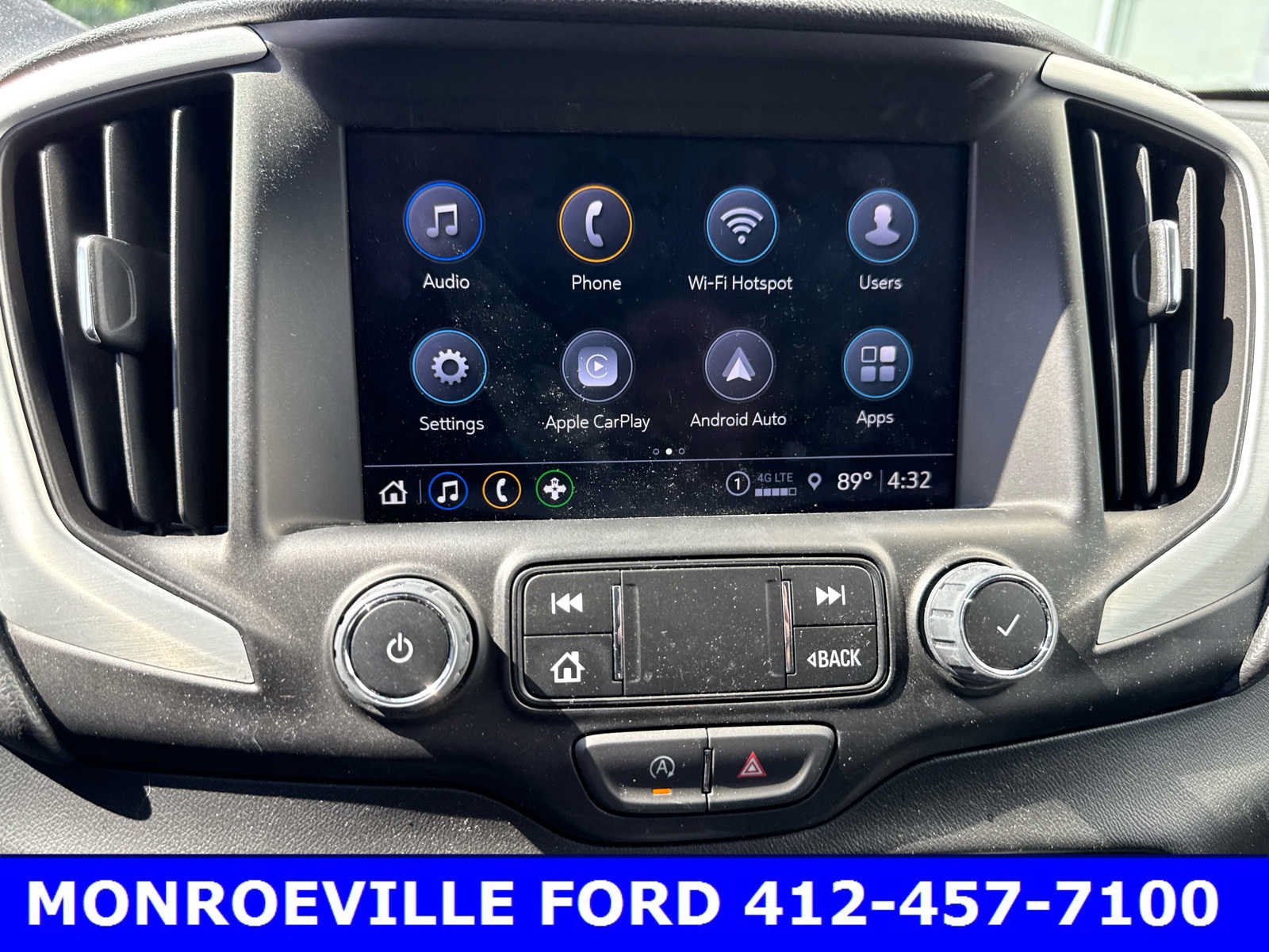 Used 2023 White Frost Tricoat GMC SLT image 21