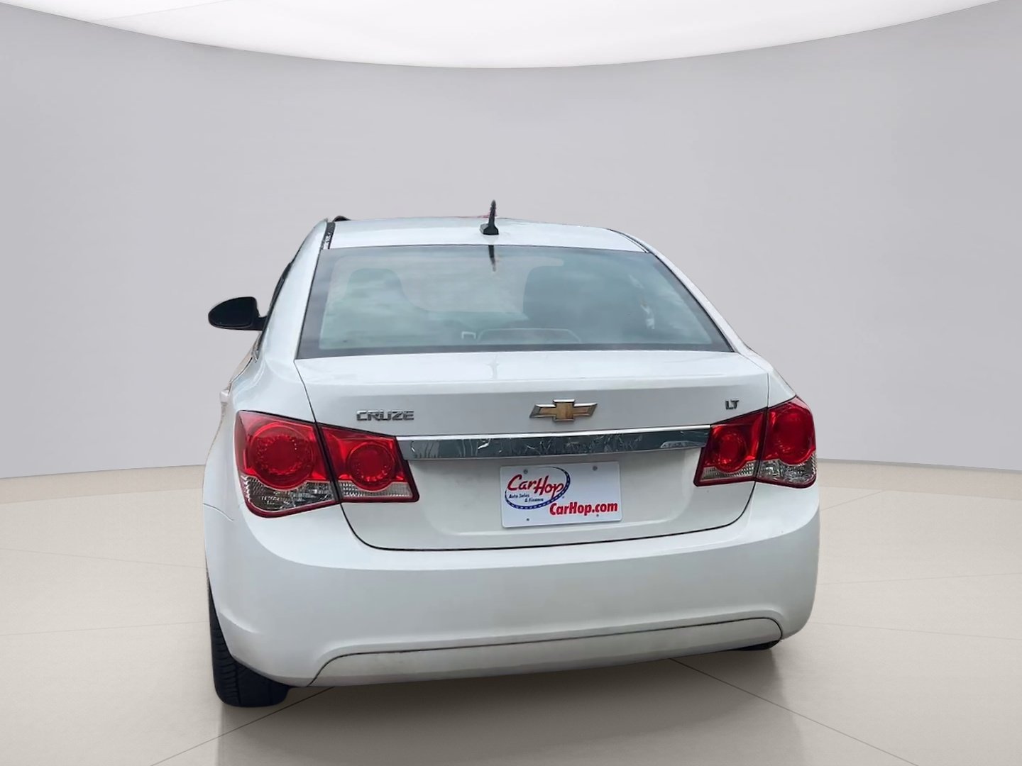 Used 2014 White Chevrolet 2LT image 4