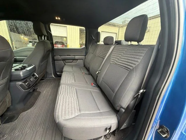 Used 2022 Blue Ford XL image 13