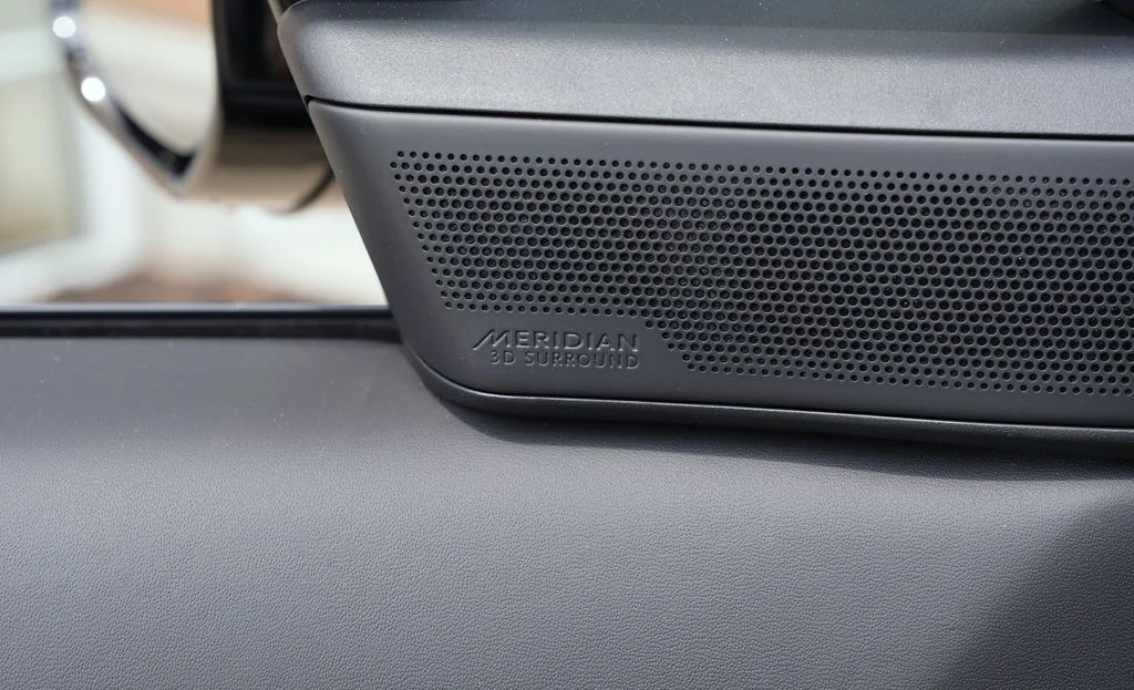 New 2026 Carpathian Grey Land Rover Dynamic SE image 11