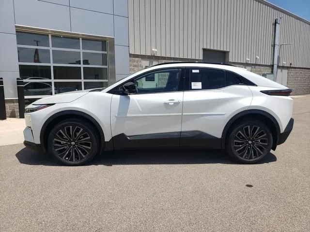 New 2026 Wind Chill Pearl Toyota XSE image 9