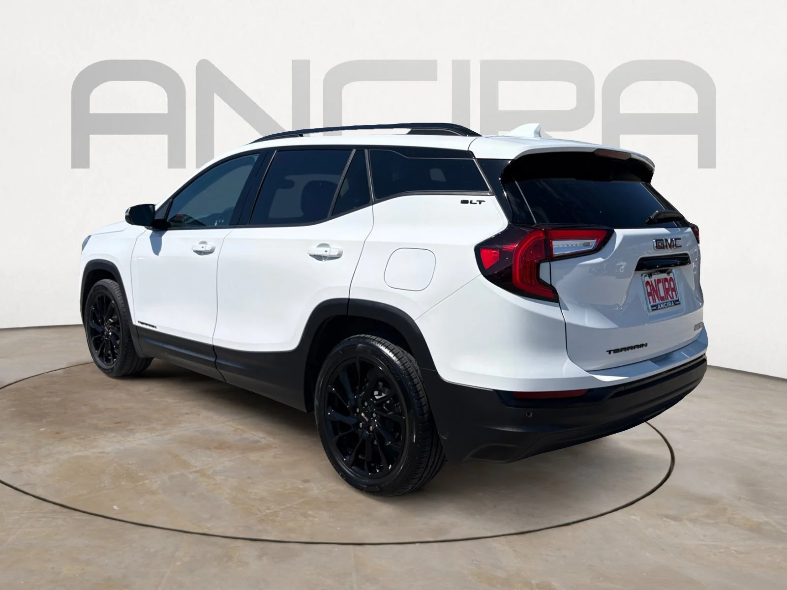Used 2024 Summit White GMC SLT image 8