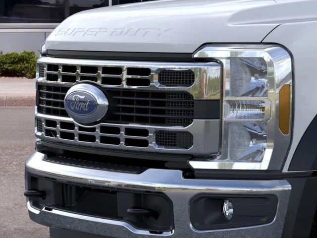 New 2026 Oxford White Ford XLT image 39